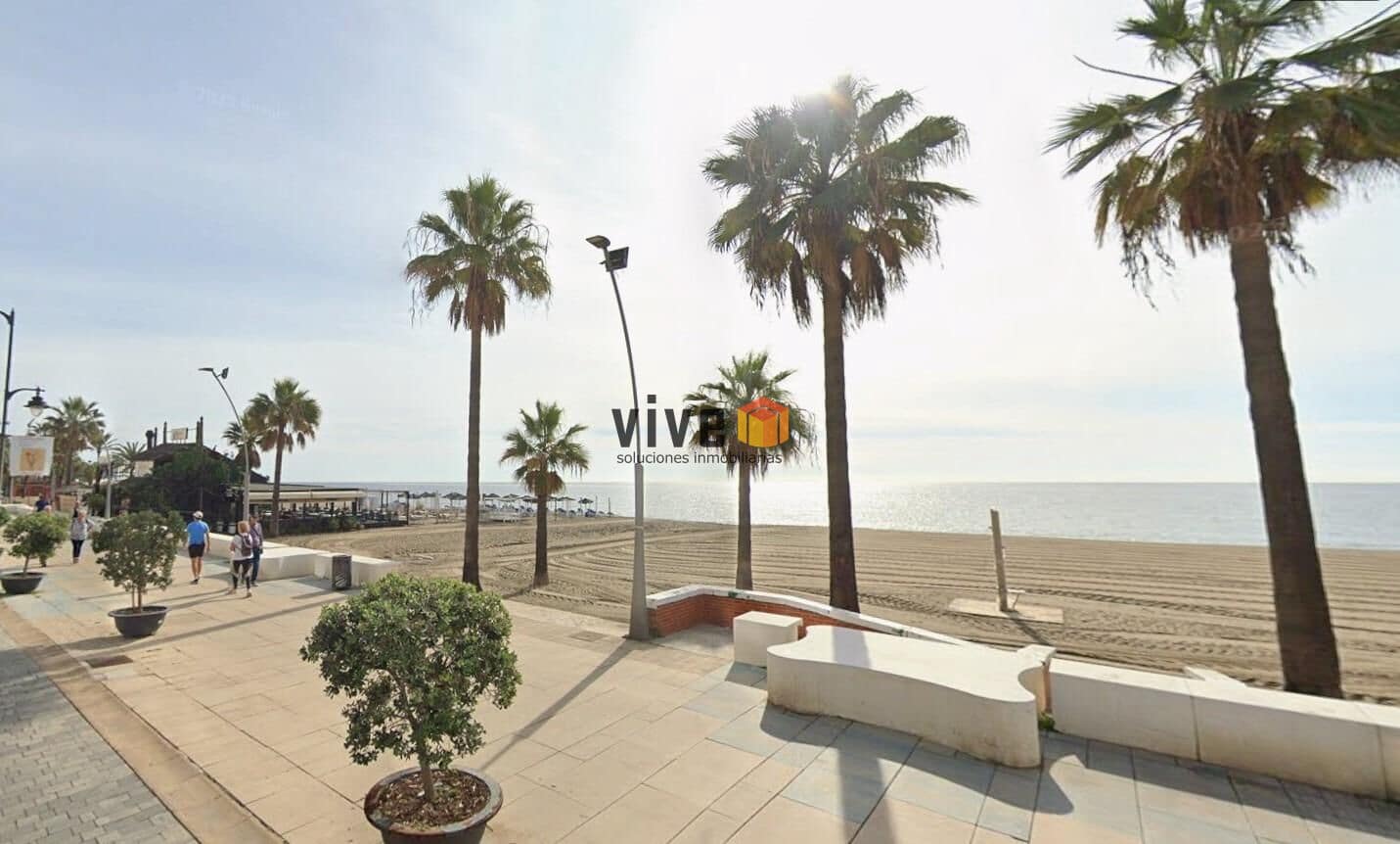 Hotel de 8 habitaciones en Estepona en venta - 2.440.000 € (Ref: 9565704)