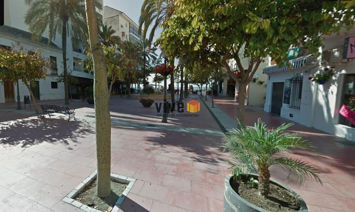 Hotel de 8 habitaciones en Estepona en venta - 2.440.000 € (Ref: 9565704)