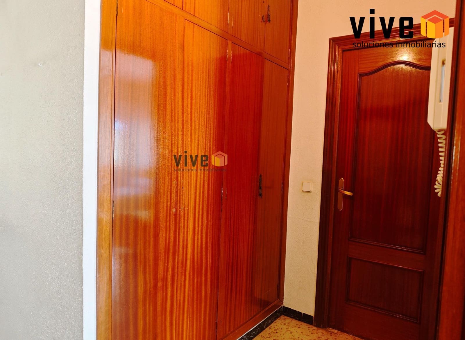 5 sovrum Radhus till salu i Sevilla stad med garage - 545 000 € (Ref: 9608223)