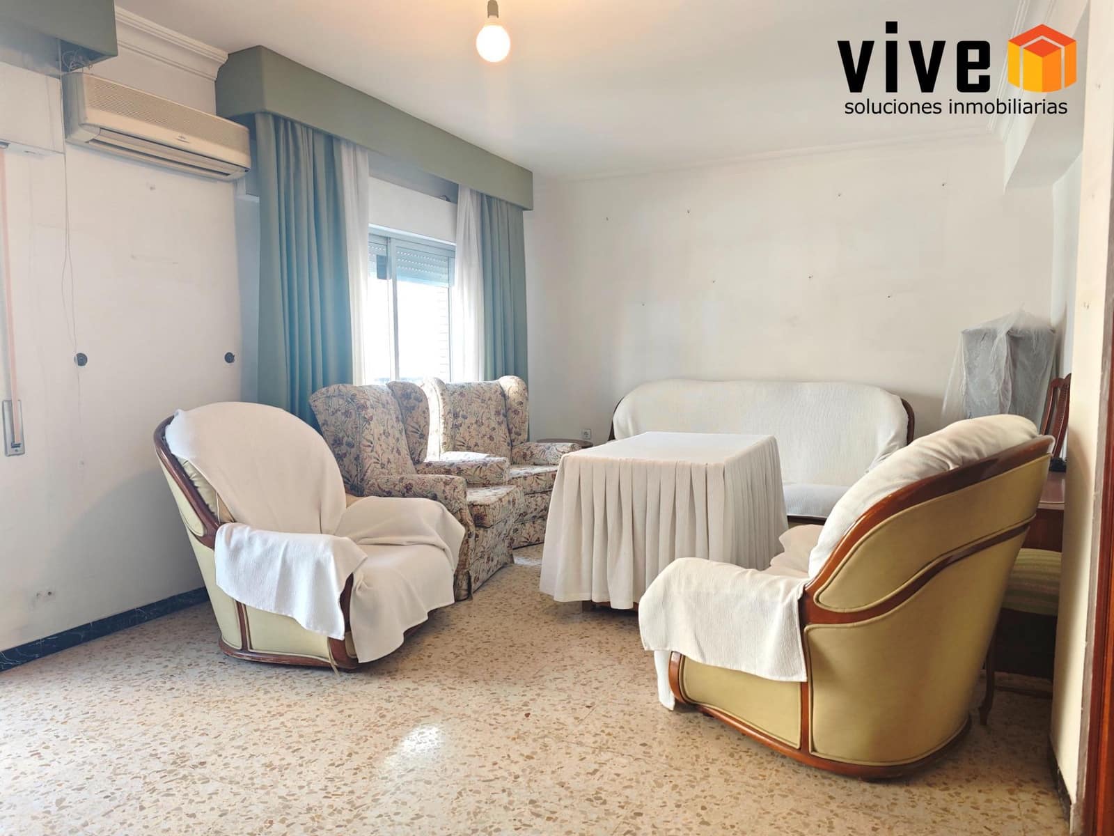 5 bedroom Terraced Villa for sale in Seville city with garage - € 545,000 (Ref: 9608223)