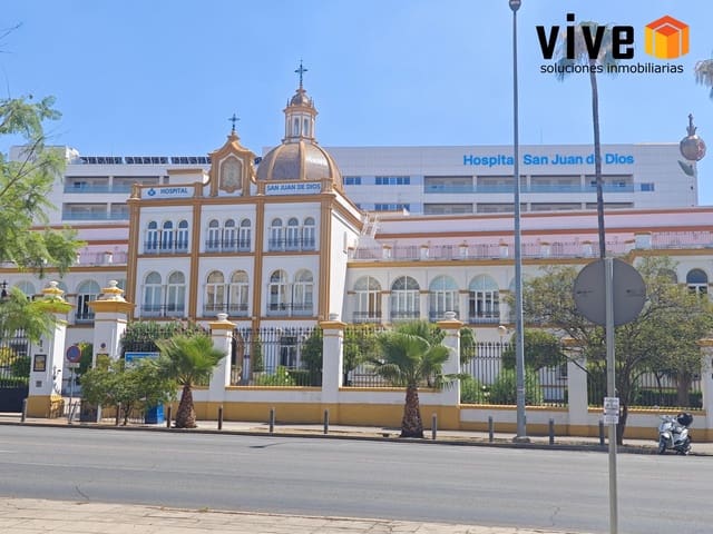 5 sovrum Radhus till salu i Nervión, Sevilla stad med garage - 545 000 € (Ref: 9608223)