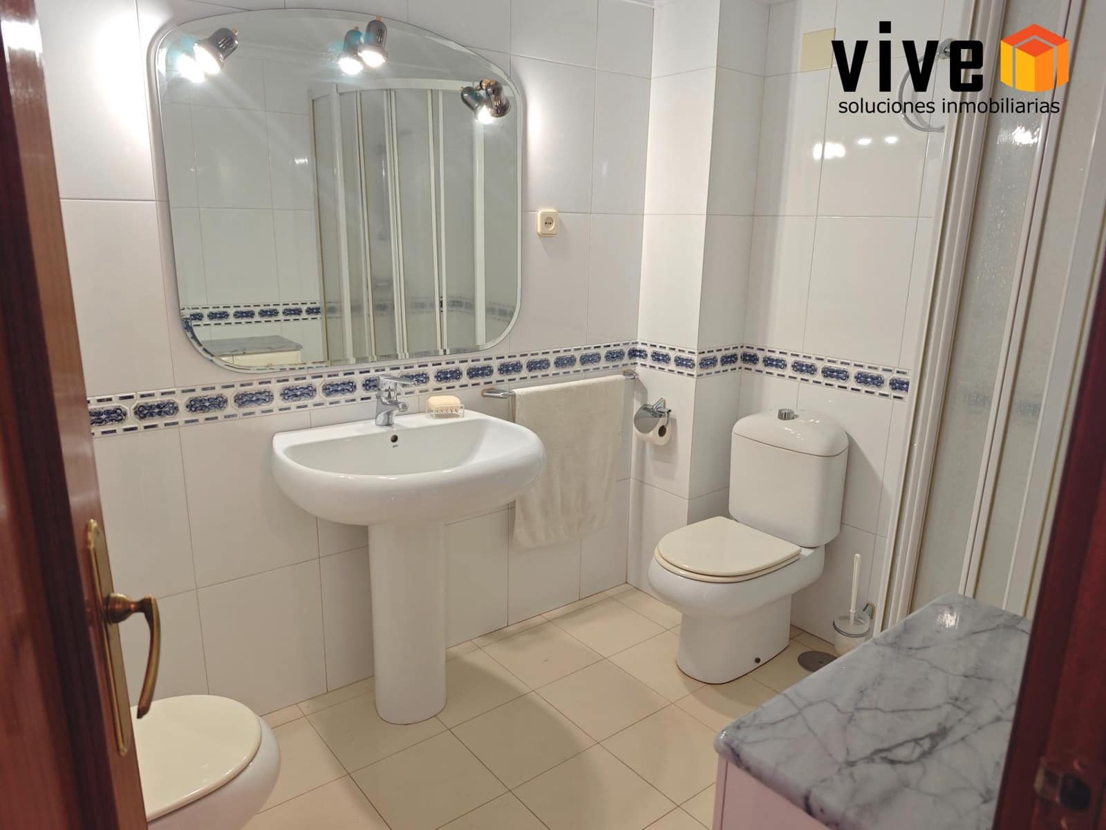 5 bedroom Terraced Villa for sale in Seville city with garage - € 545,000 (Ref: 9608223)