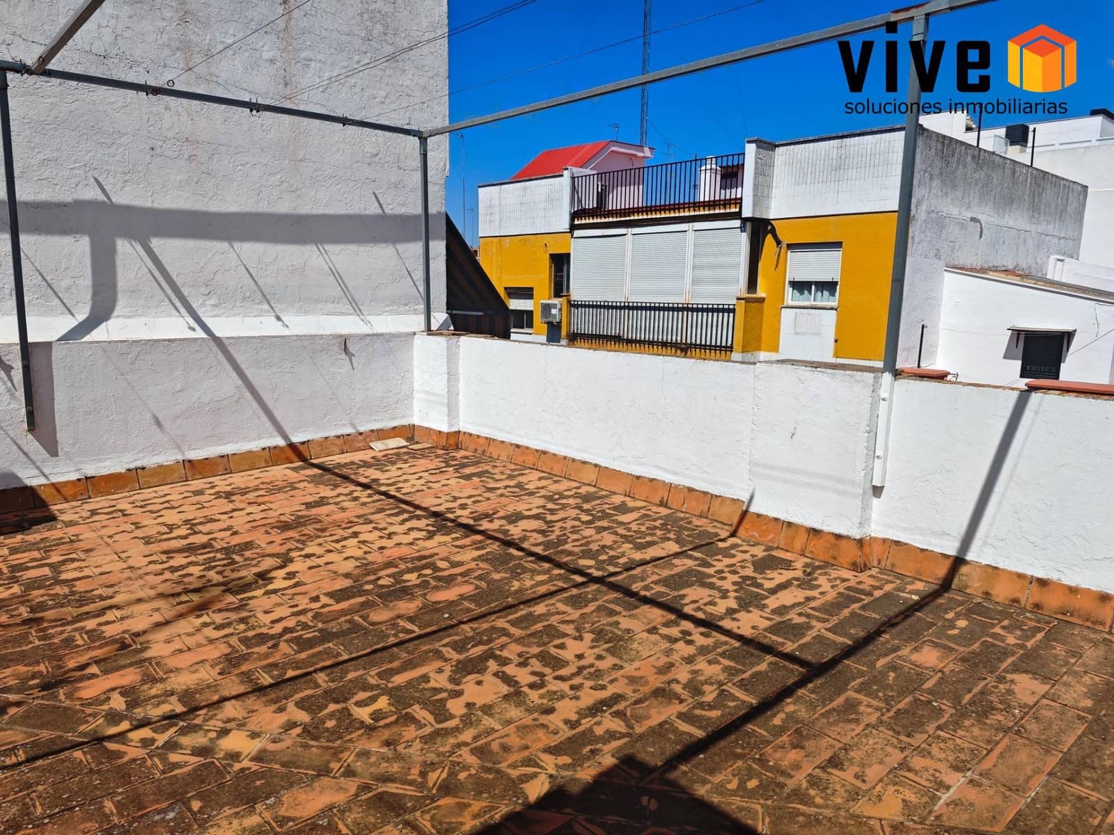 5 bedroom Terraced Villa for sale in Seville city with garage - € 545,000 (Ref: 9608223)