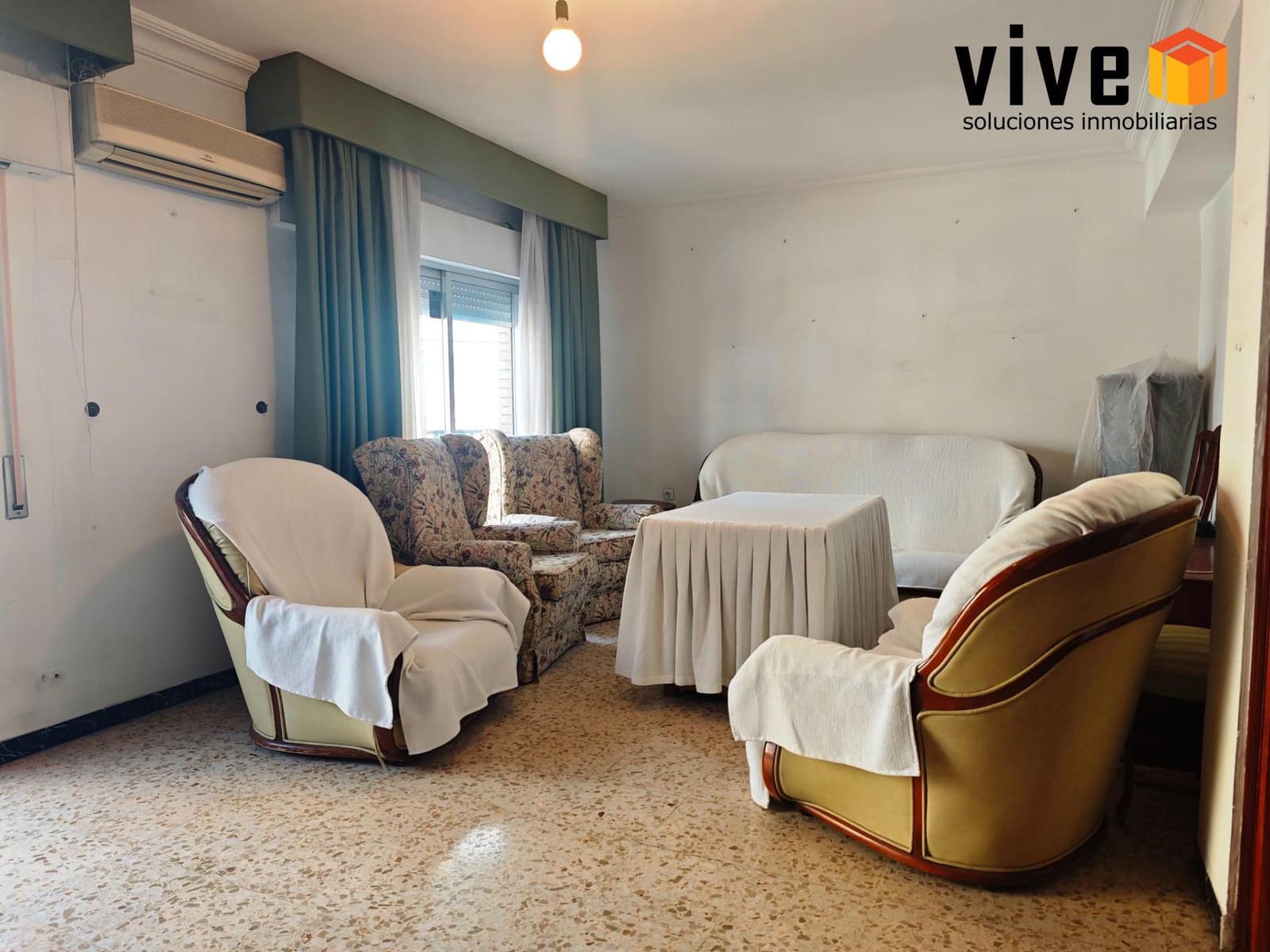 5 quarto Moradia em Banda para venda em Sevilha cidade com garagem - 490 000 € (Ref: 9608223)