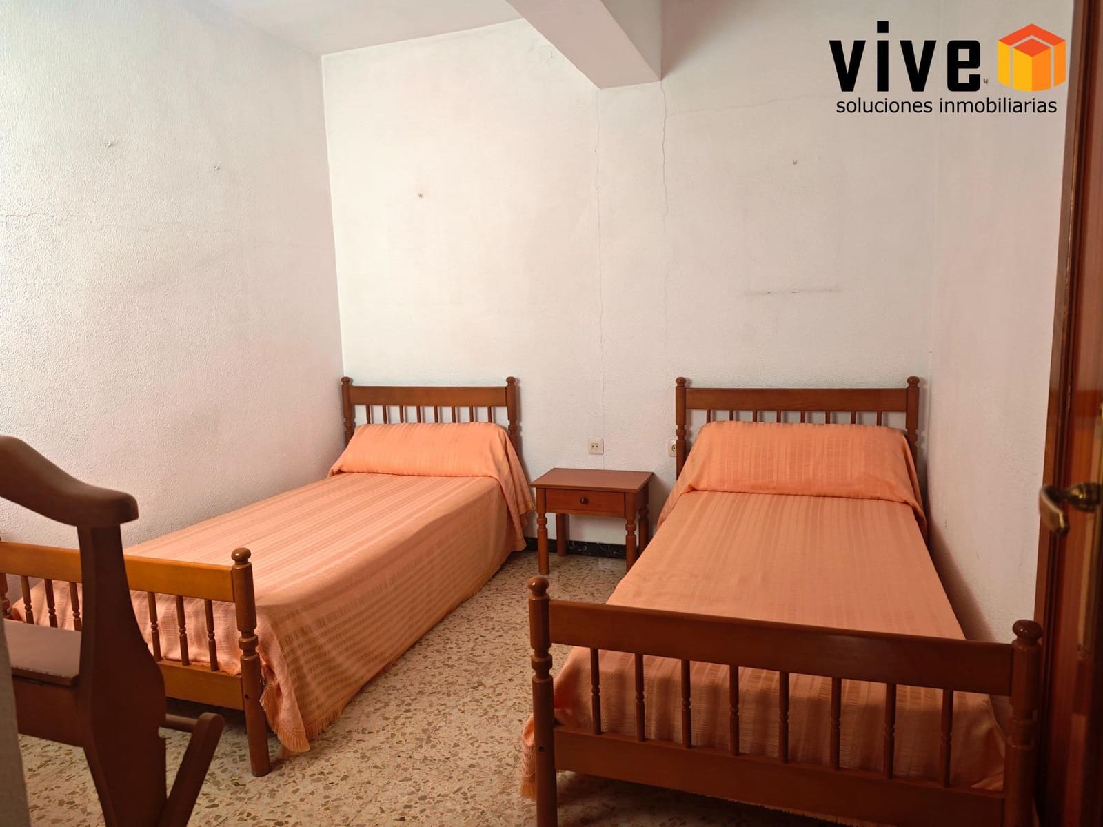 5 quarto Moradia em Banda para venda em Sevilha cidade com garagem - 490 000 € (Ref: 9608223)