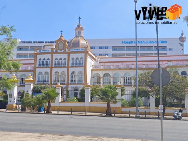 5 sovrum Radhus till salu i Nervión, Sevilla stad med garage - 490 000 € (Ref: 9608223)