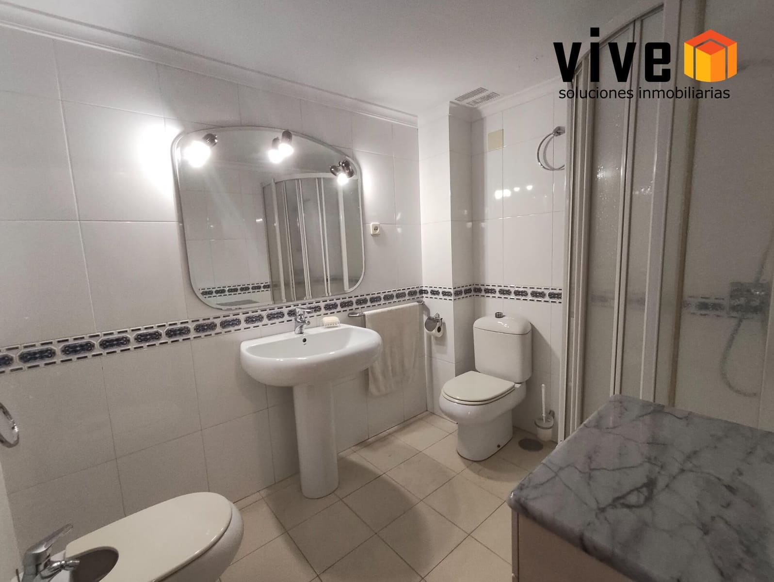 5 bedroom Terraced Villa for sale in Seville city with garage - € 490,000 (Ref: 9608223)