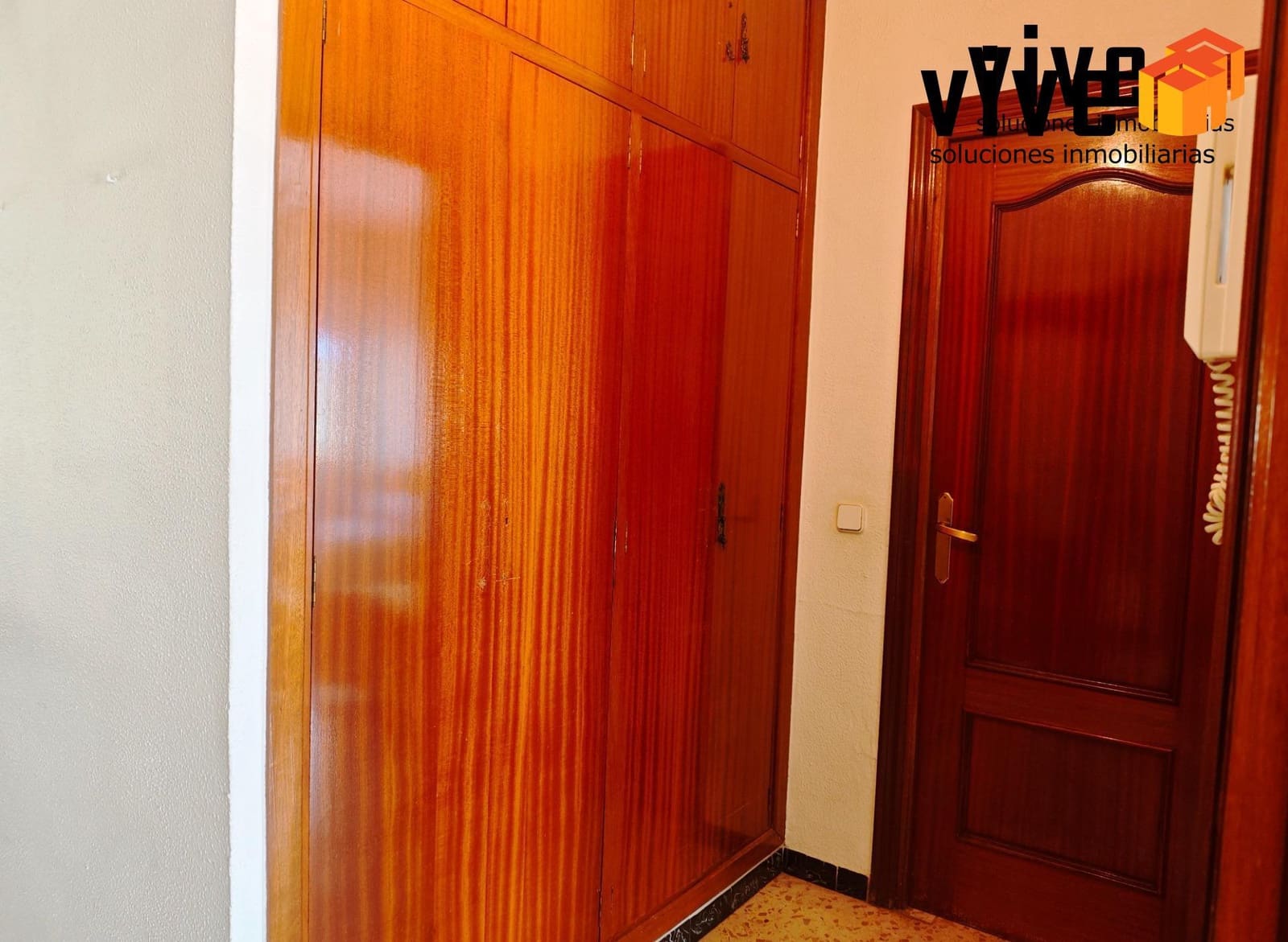 5 bedroom Terraced Villa for sale in Seville city with garage - € 490,000 (Ref: 9608223)