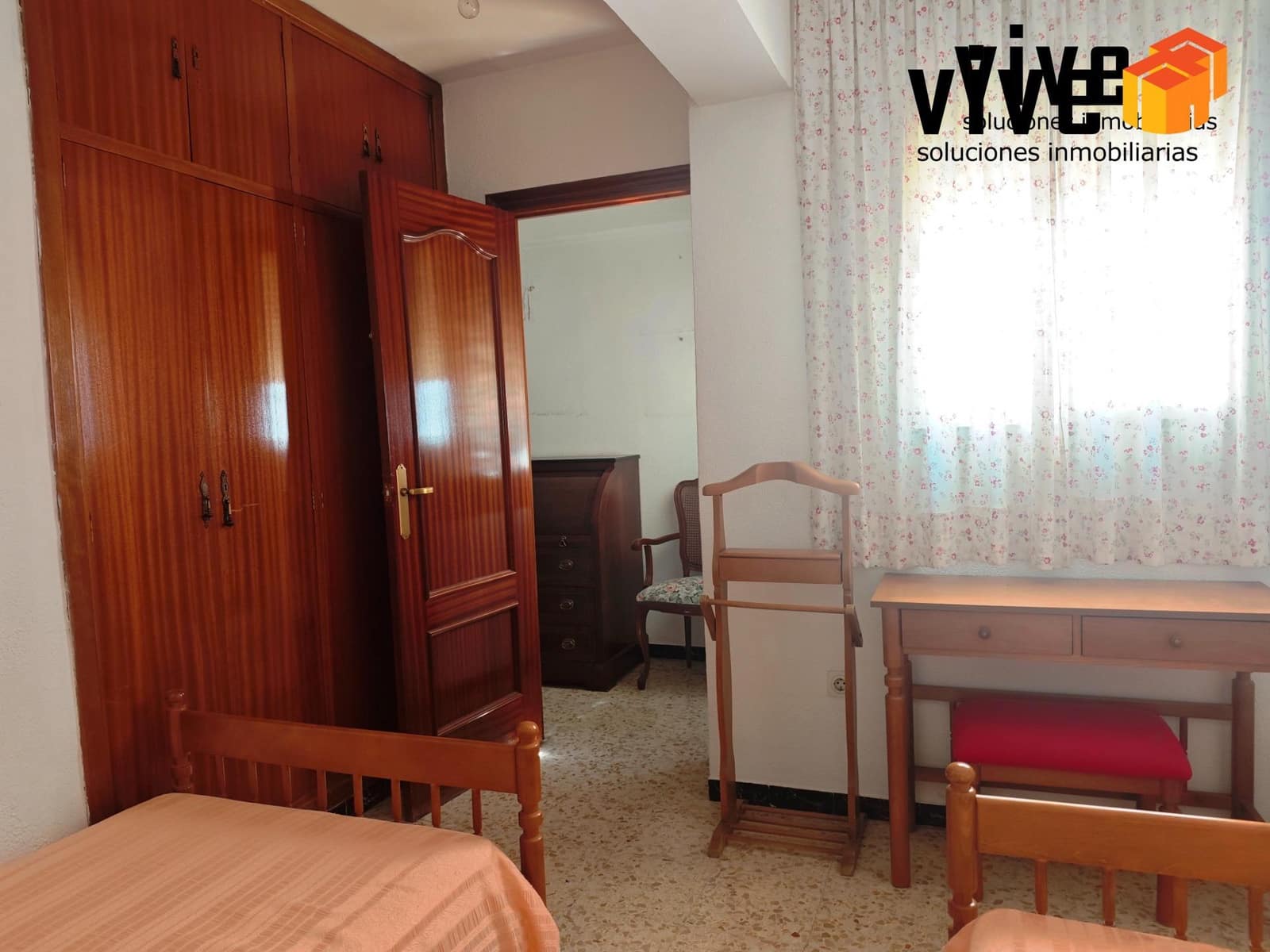 5 bedroom Terraced Villa for sale in Seville city with garage - € 490,000 (Ref: 9608223)
