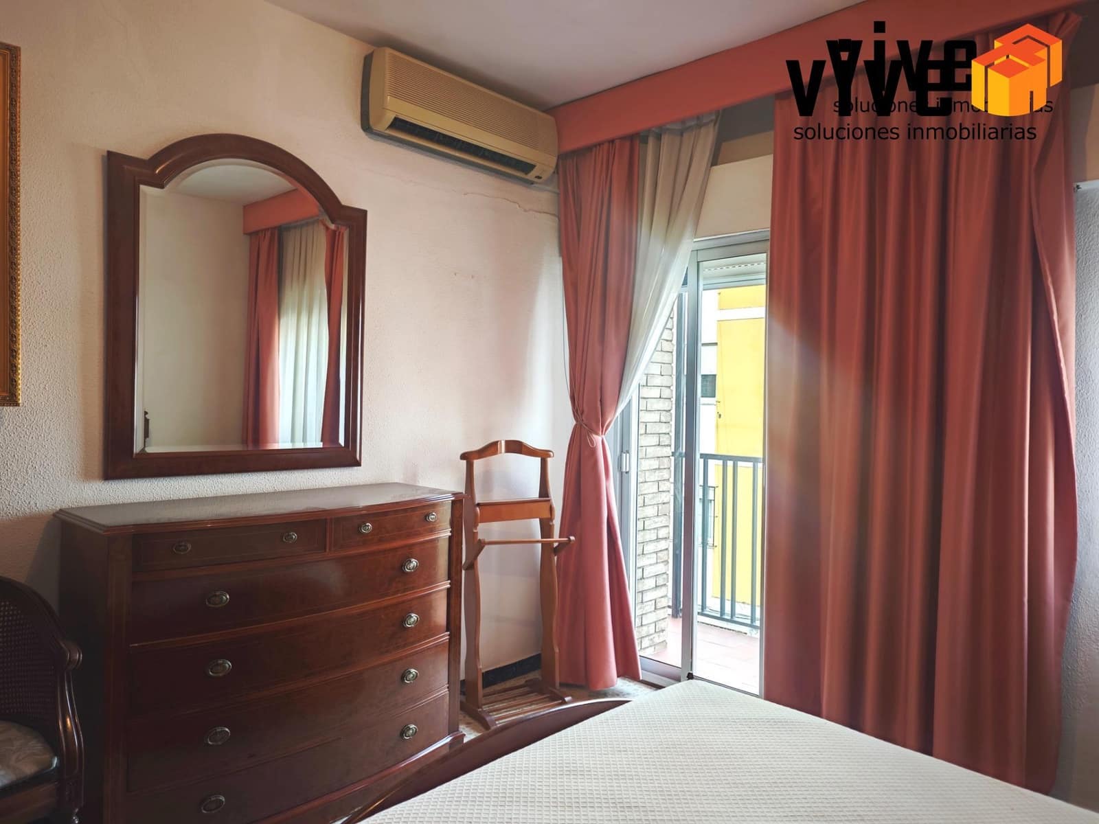 5 bedroom Terraced Villa for sale in Seville city with garage - € 490,000 (Ref: 9608223)
