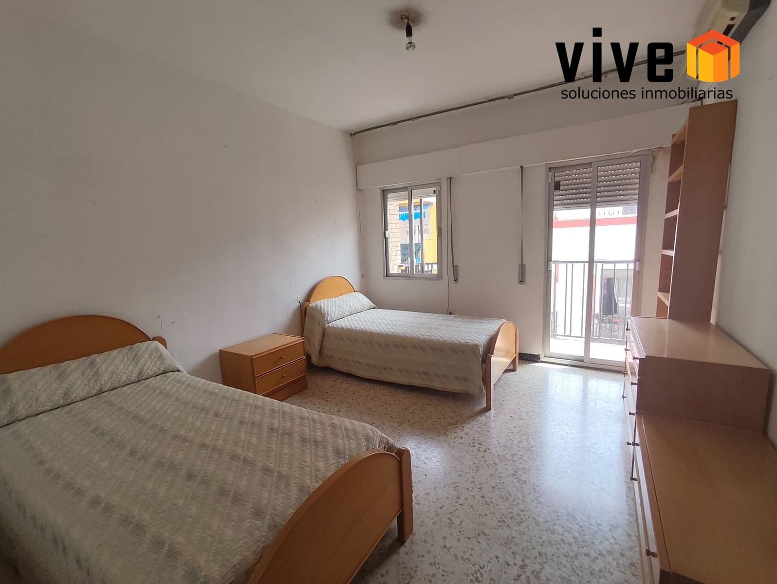 5 bedroom Terraced Villa for sale in Seville city with garage - € 490,000 (Ref: 9608223)