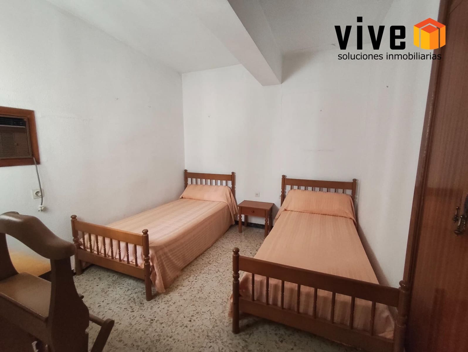 5 bedroom Terraced Villa for sale in Seville city with garage - € 490,000 (Ref: 9608223)
