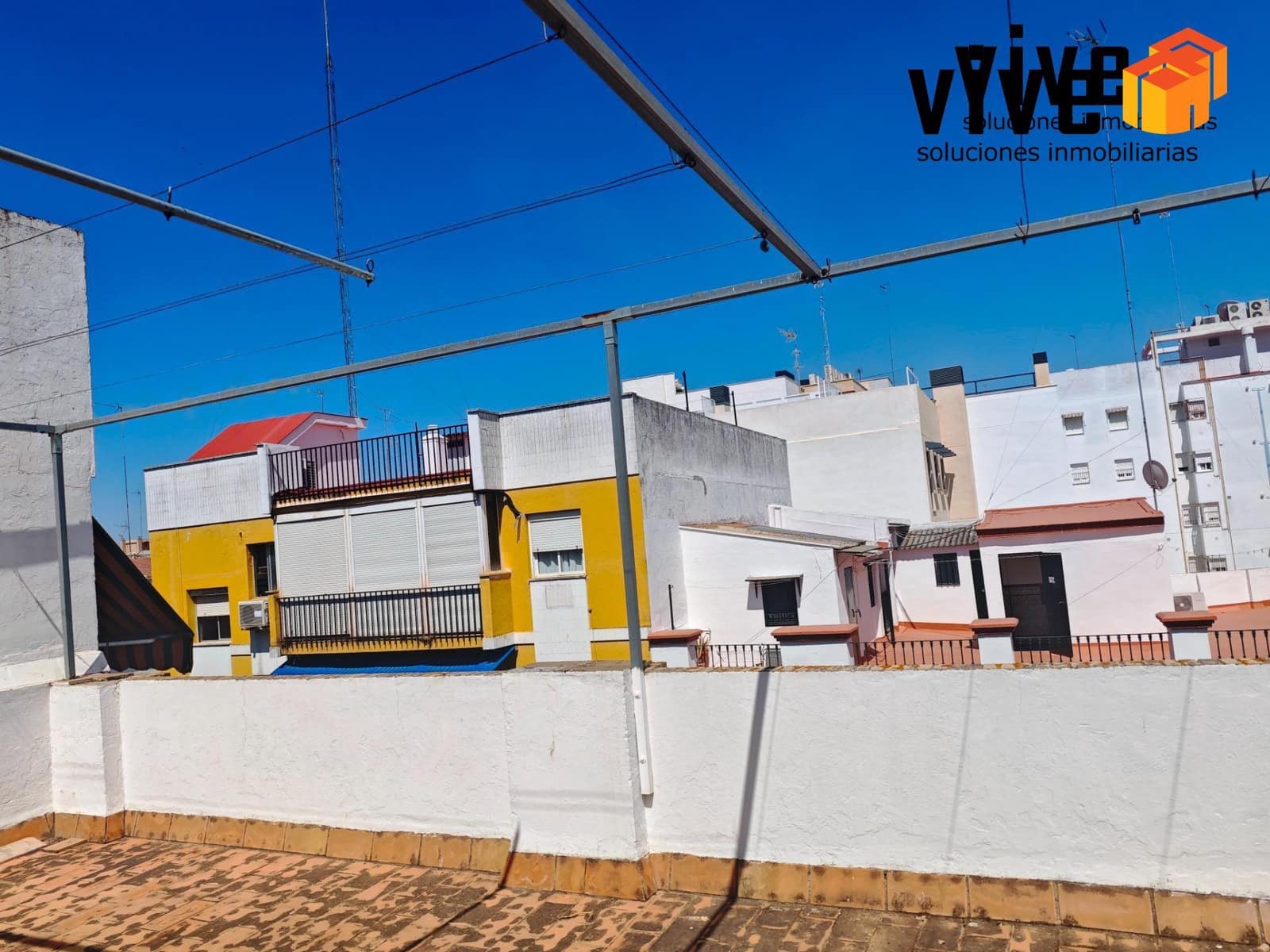 5 bedroom Terraced Villa for sale in Seville city with garage - € 490,000 (Ref: 9608223)