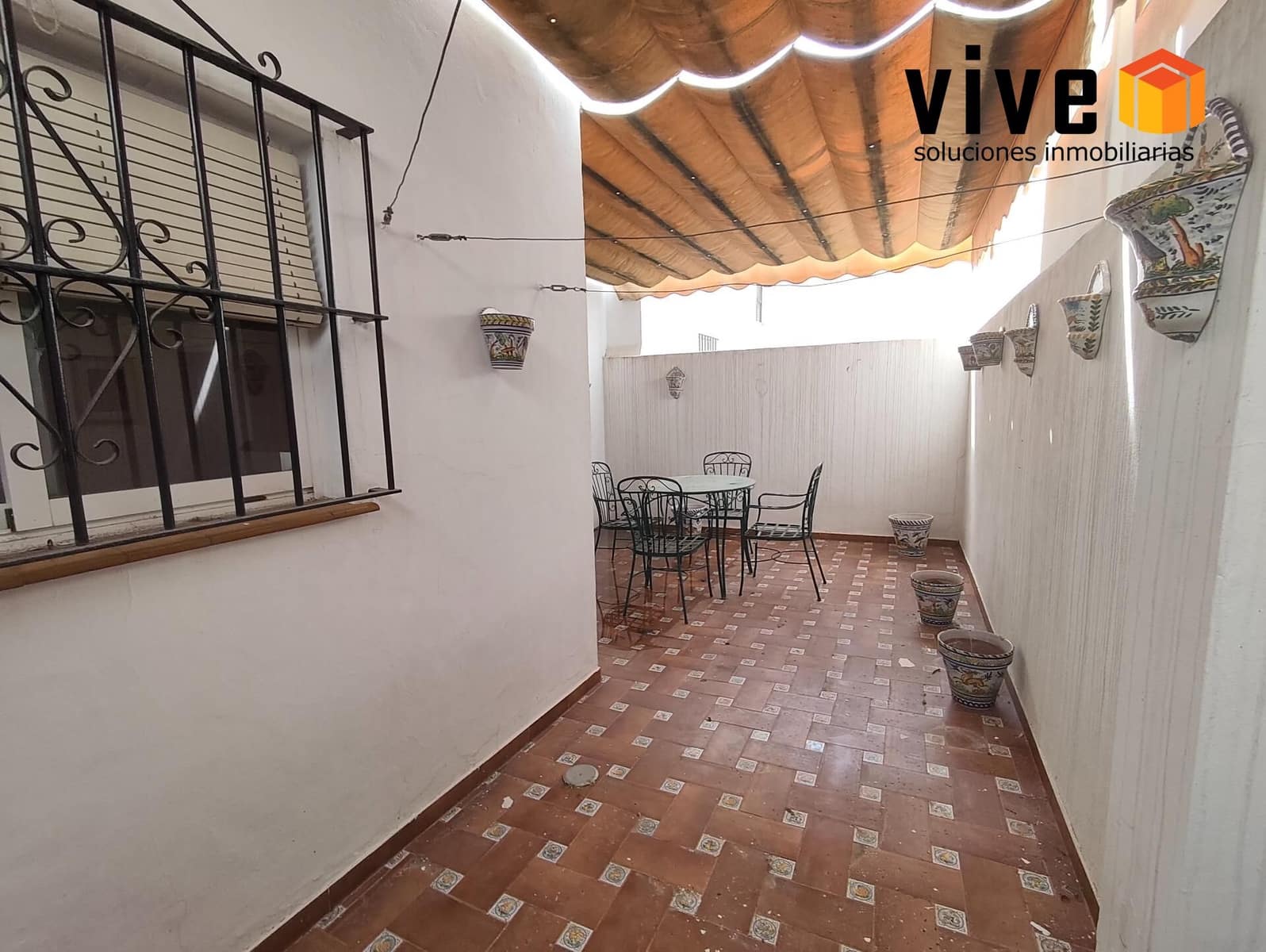 5 bedroom Terraced Villa for sale in Seville city with garage - € 490,000 (Ref: 9608223)