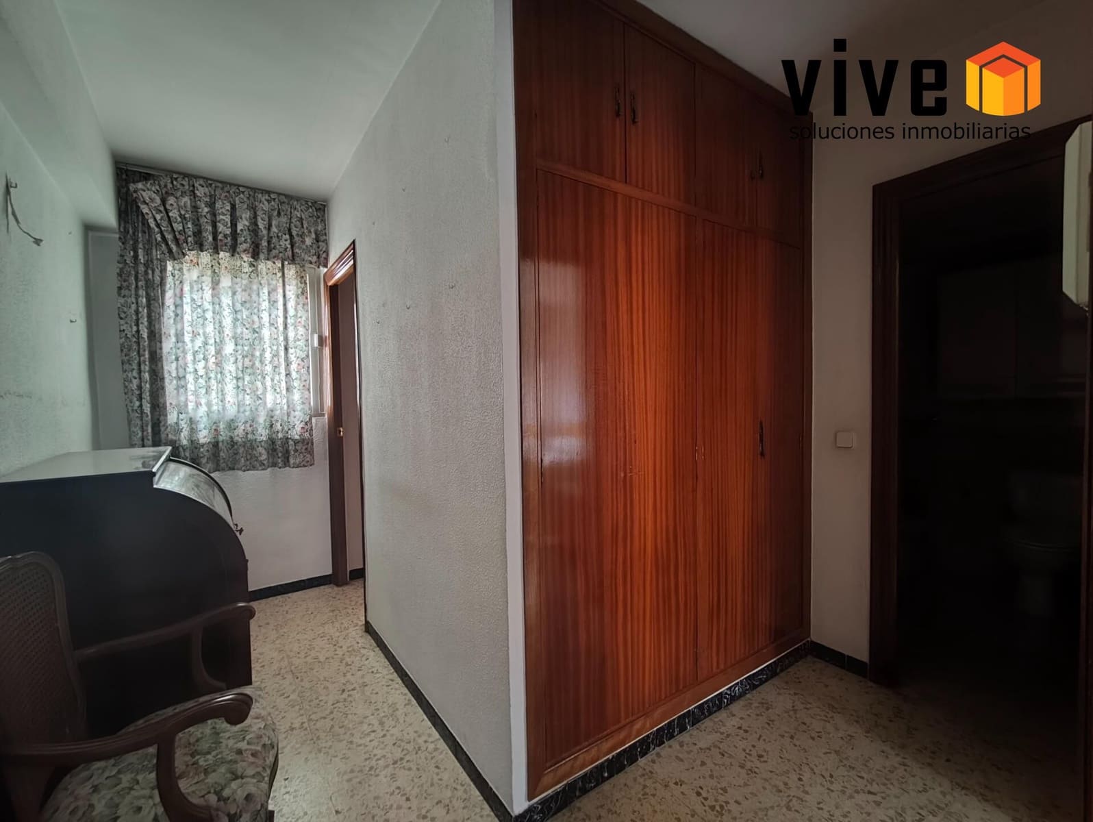 5 bedroom Terraced Villa for sale in Seville city with garage - € 490,000 (Ref: 9608223)