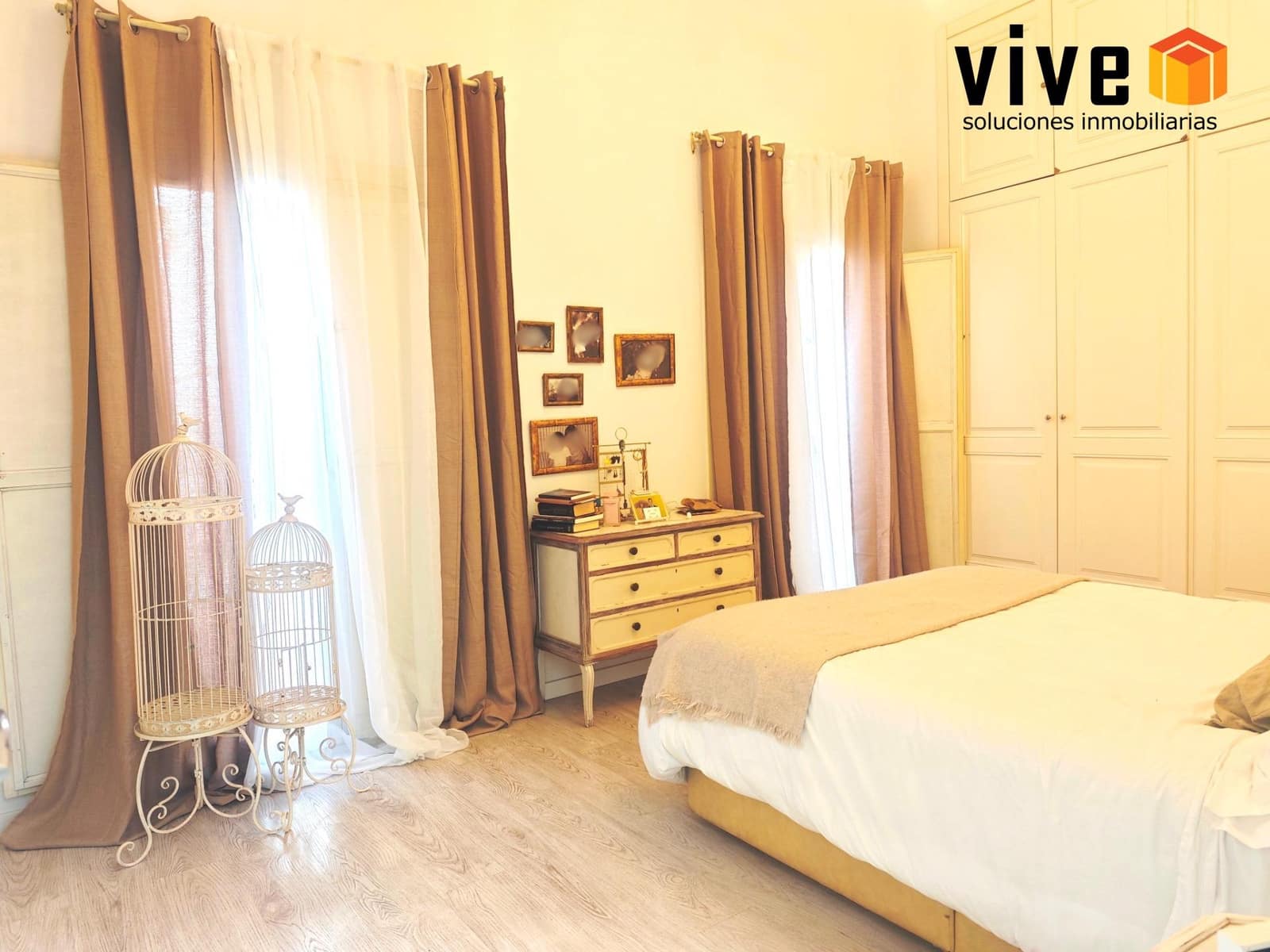 7 bedroom Townhouse for sale in Seville city with pool - € 1,350,000 (Ref: 9608225)