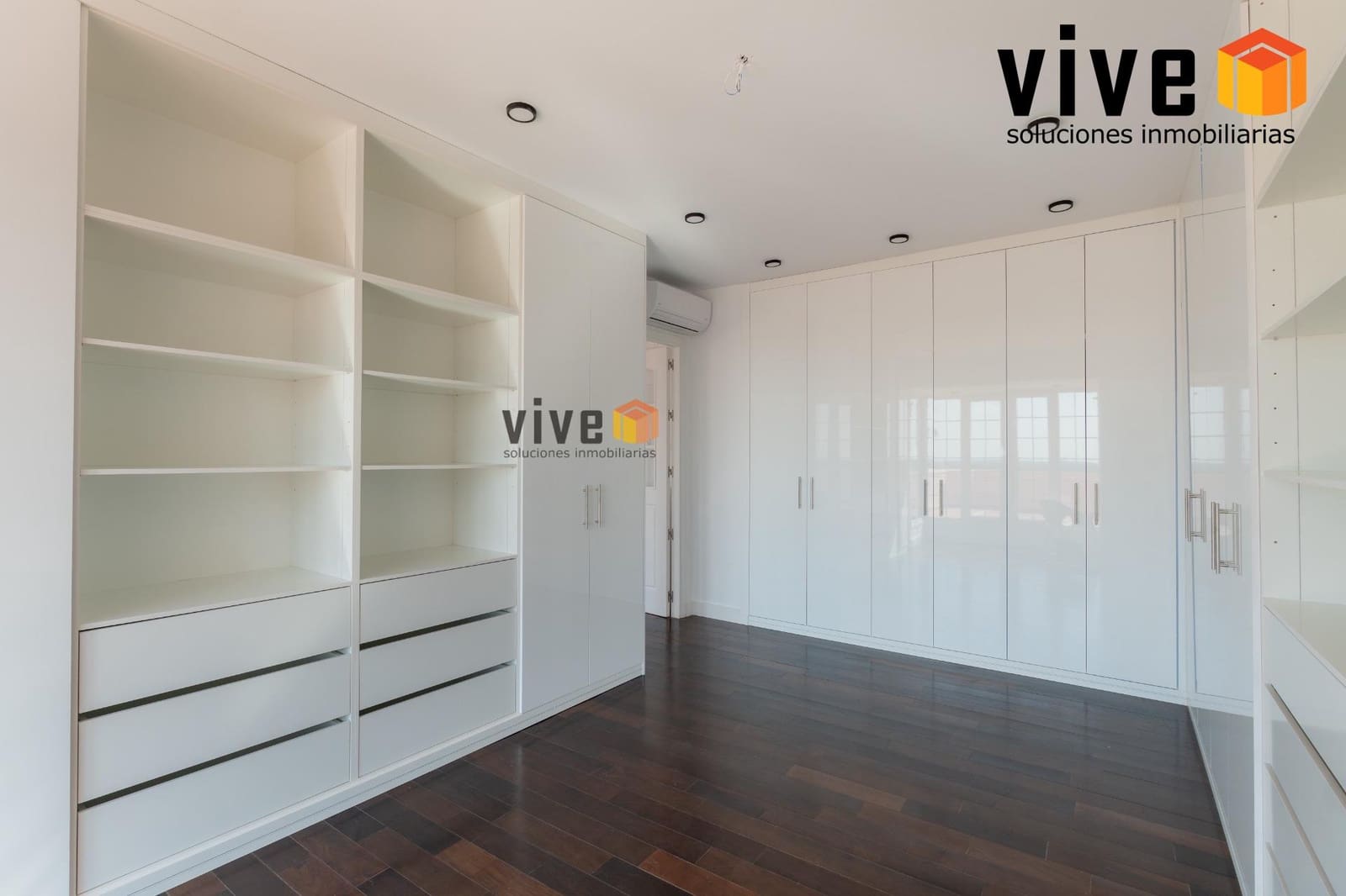 8 makuuhuone Huvila myytävänä paikassa Espartinas mukana uima-altaan - 1 990 000 € (Ref: 9630258)