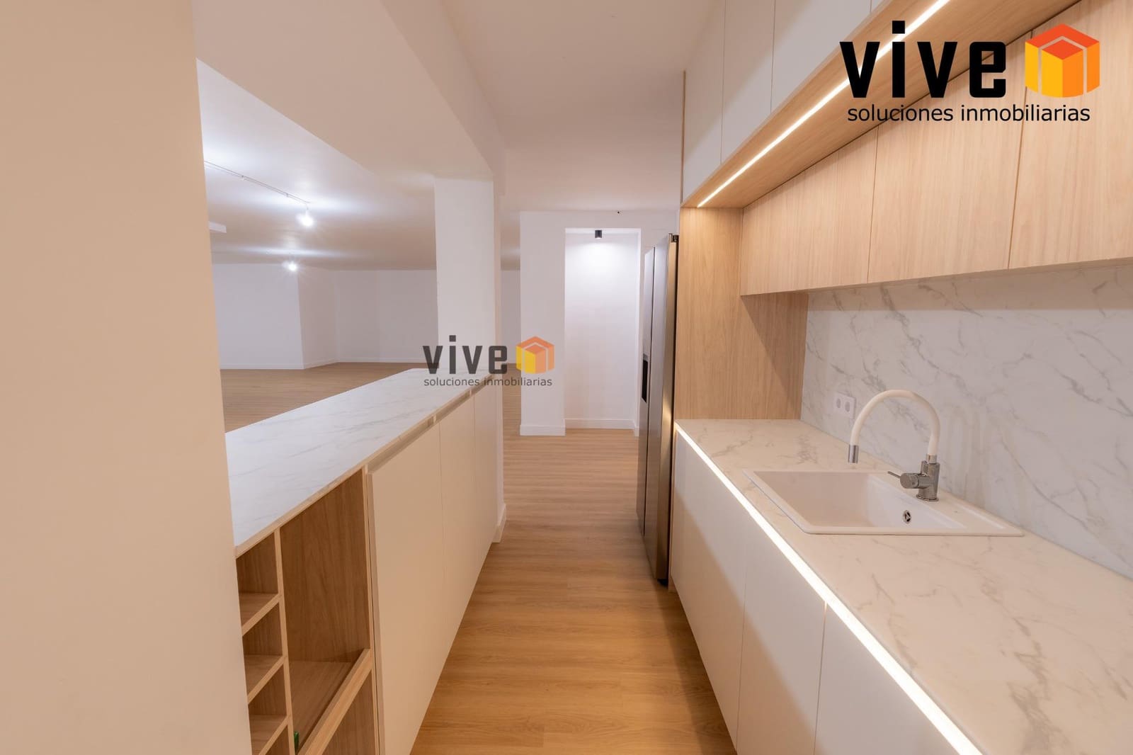 Chalet de 8 habitaciones en Espartinas en venta con piscina - 1.990.000 € (Ref: 9630258)