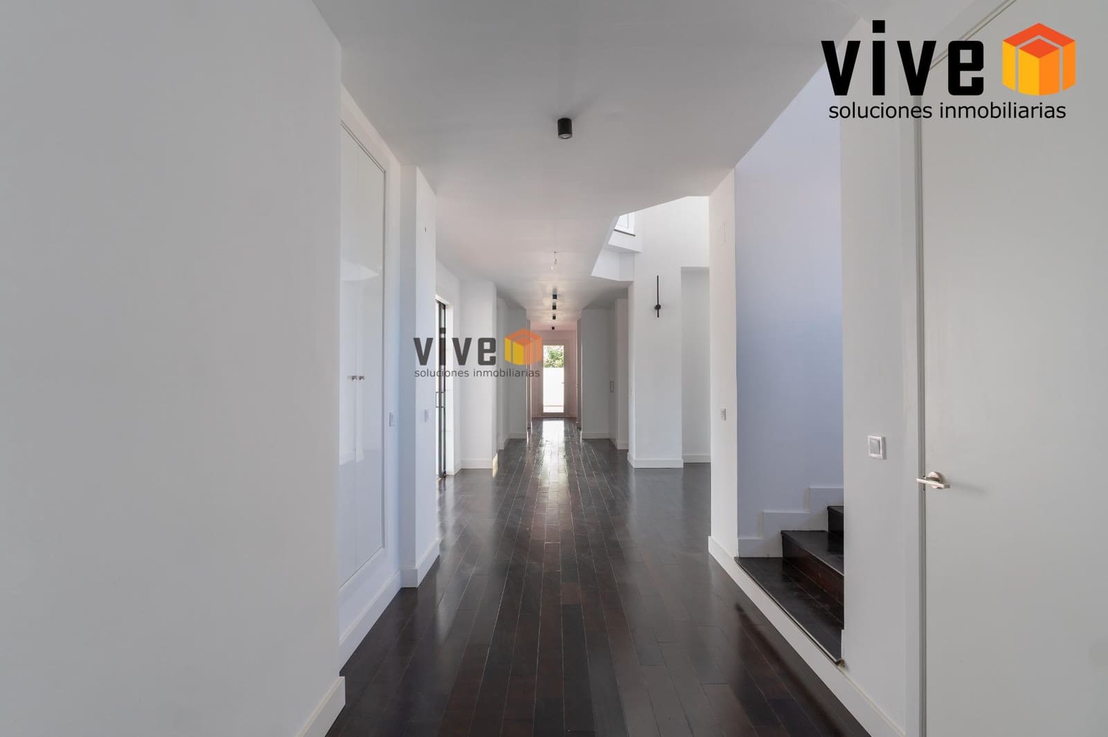 Chalet de 8 habitaciones en Espartinas en venta con piscina - 1.990.000 € (Ref: 9630258)