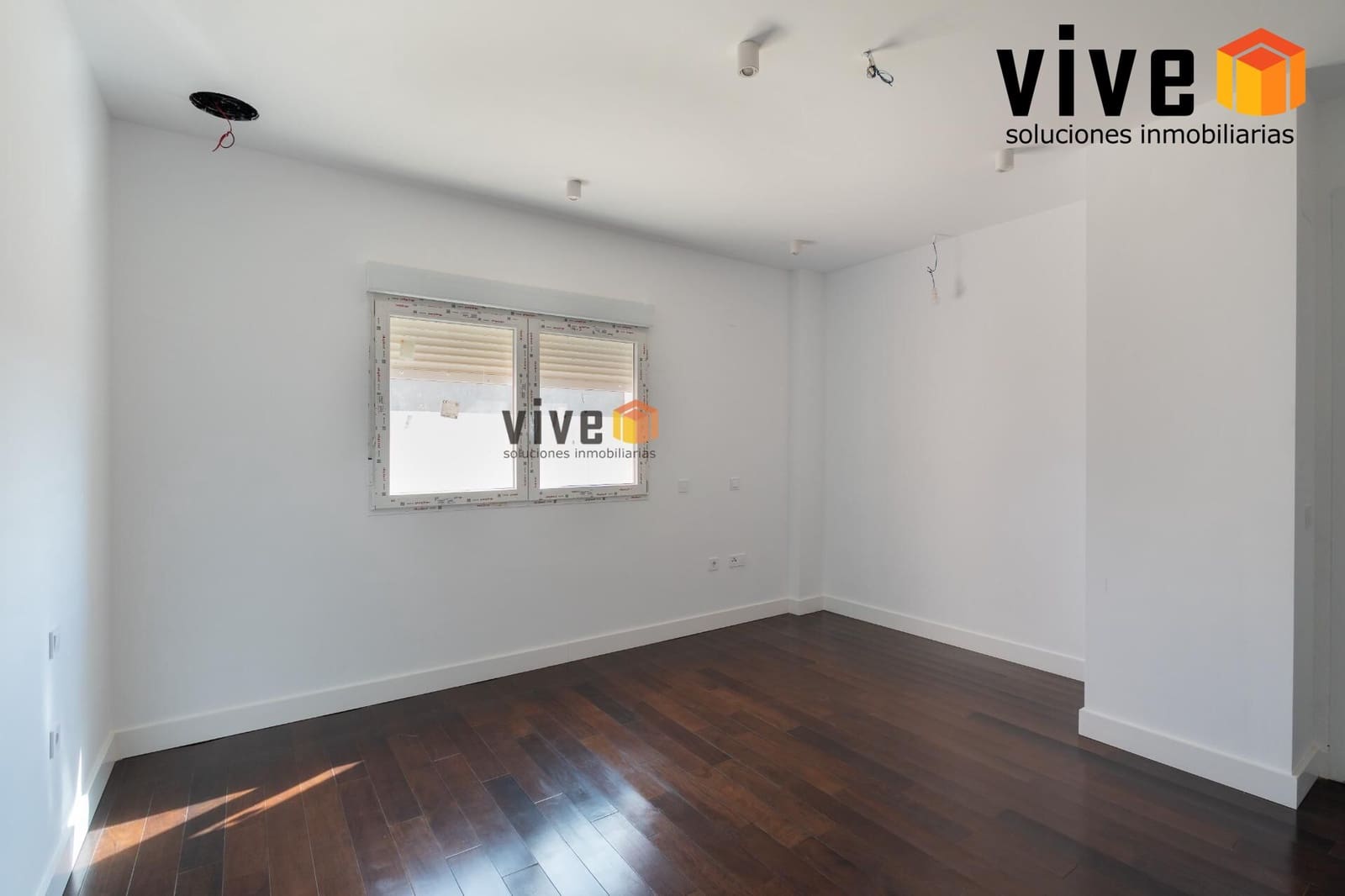 Chalet de 8 habitaciones en Espartinas en venta con piscina - 1.990.000 € (Ref: 9630258)