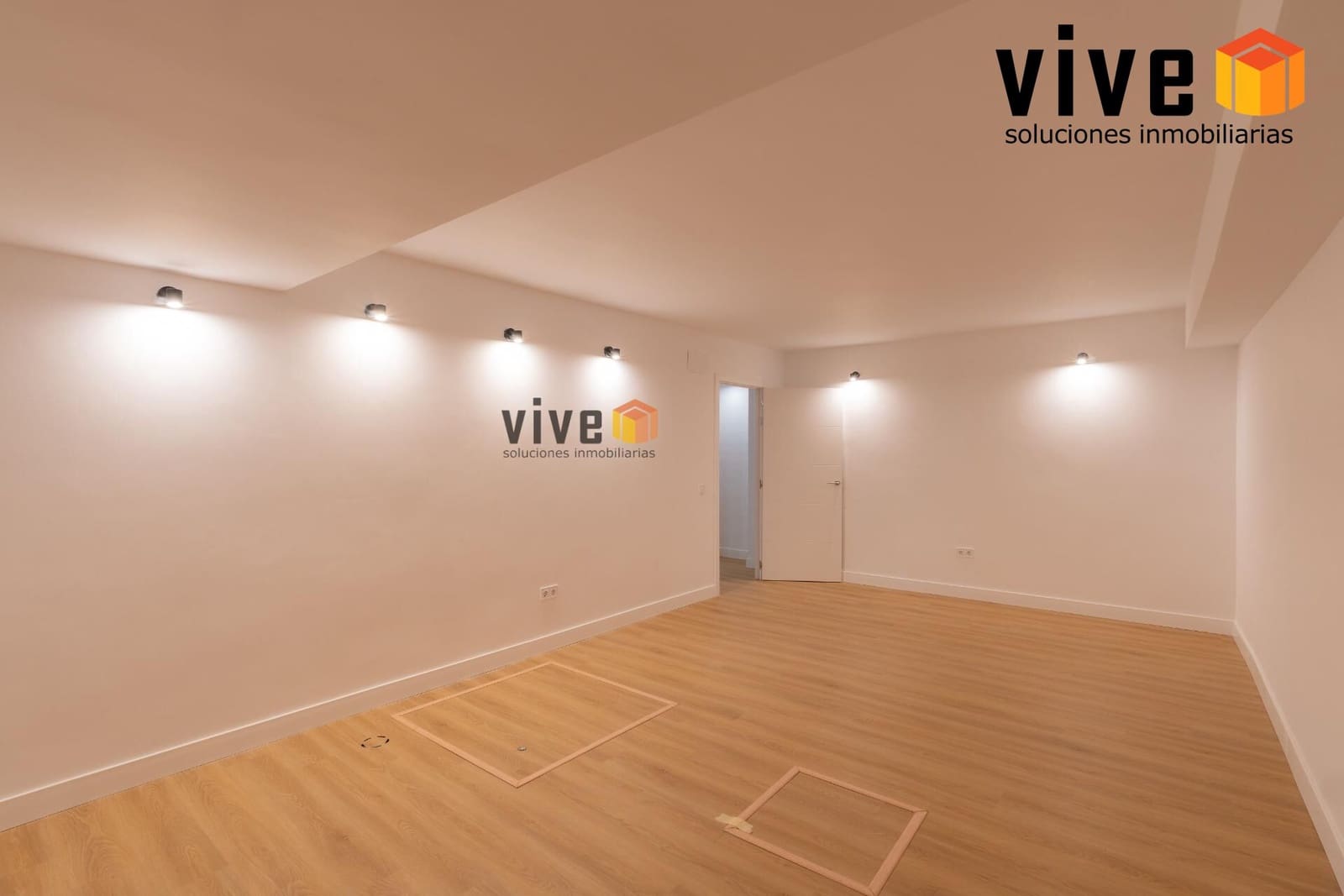 Chalet de 8 habitaciones en Espartinas en venta con piscina - 1.990.000 € (Ref: 9630258)