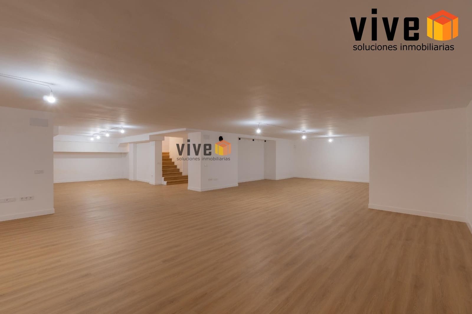 Chalet de 8 habitaciones en Espartinas en venta con piscina - 1.990.000 € (Ref: 9630258)