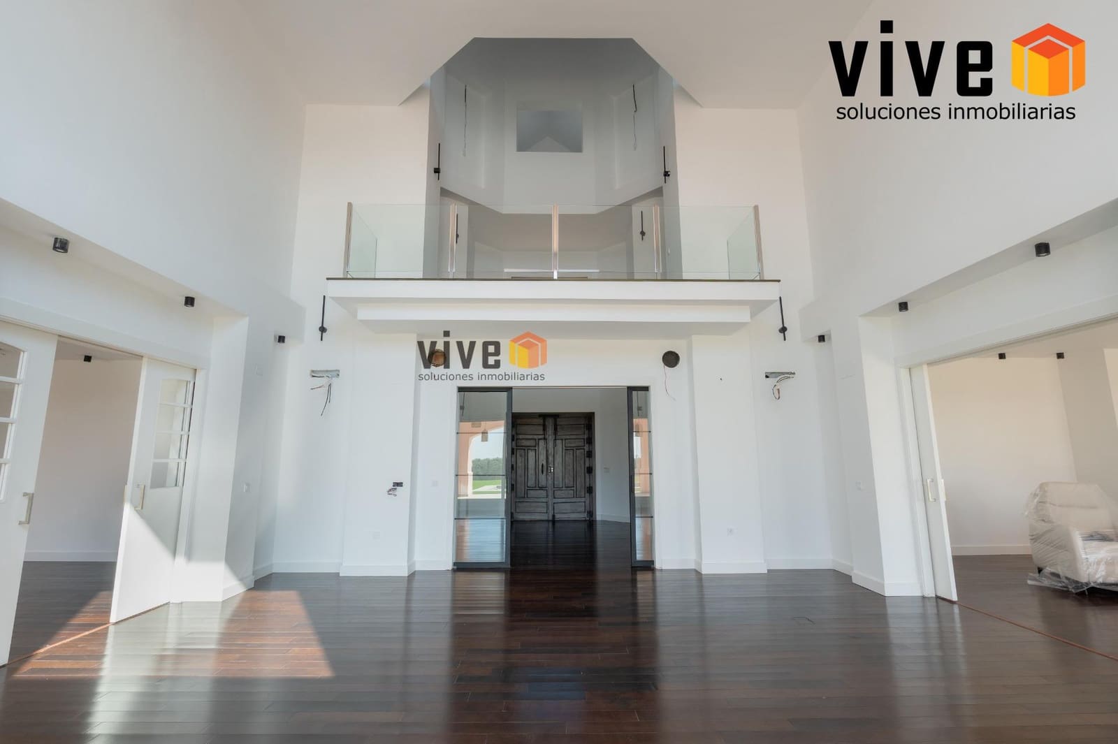 Chalet de 8 habitaciones en Espartinas en venta con piscina - 1.990.000 € (Ref: 9630258)