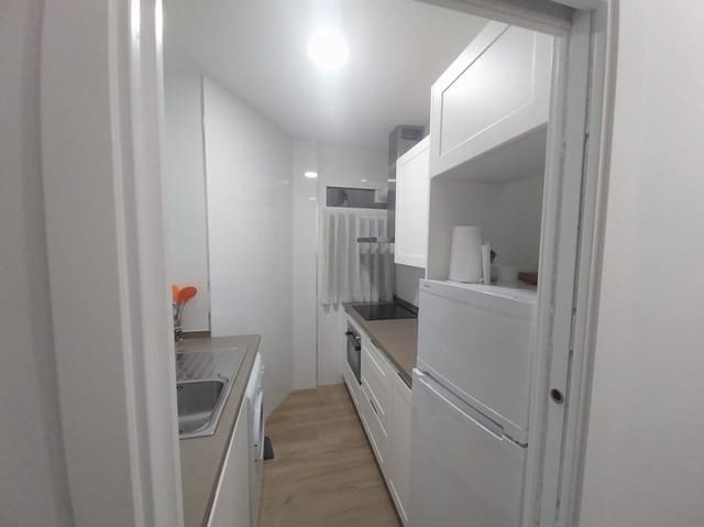 3 bedroom Flat for rent in Seville city - € 1,150 (Ref: 9770778)