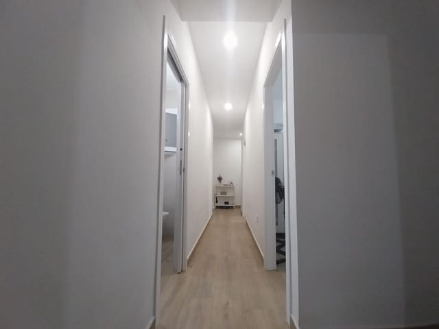 3 bedroom Flat for rent in Seville city - € 1,150 (Ref: 9770778)