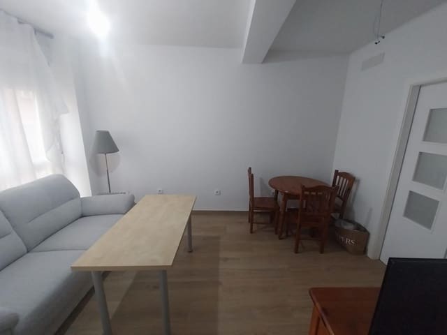 3 bedroom Flat for rent in Seville city - € 1,150 (Ref: 9770778)