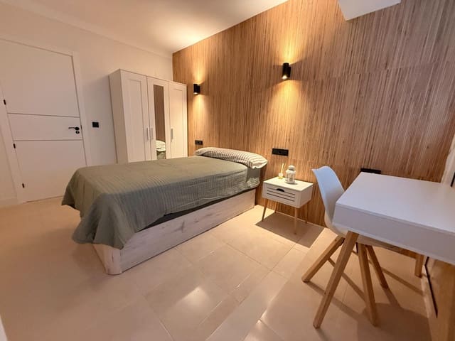 4 makuuhuone Asunto vuokrattavana paikassa Nervión, Sevilla kaupunki - 470 € (Ref: 9770779)