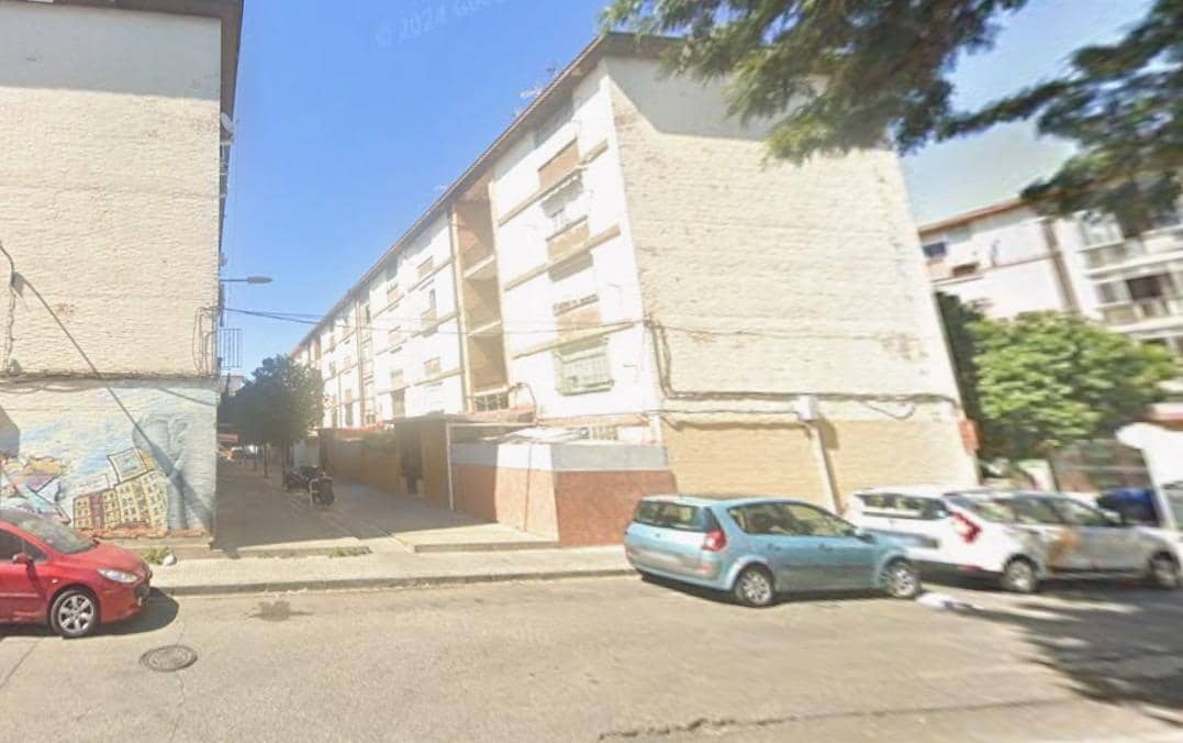 3 bedroom Flat for sale in Seville city - € 46,000 (Ref: 9831683)