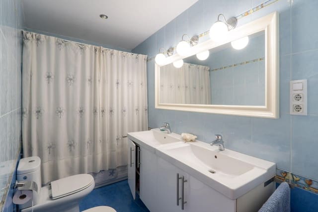5 soveværelse Byhus til salg i Sevilla by med garage - € 620.000 (Ref: 9876590)