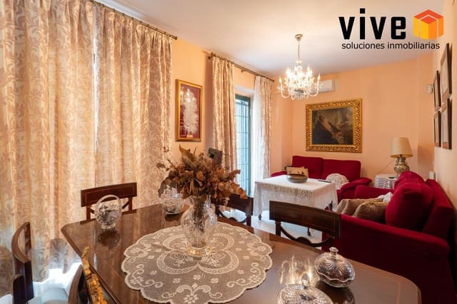 5 bedroom Townhouse for sale in Seville city with garage - € 620,000 (Ref: 9876590)