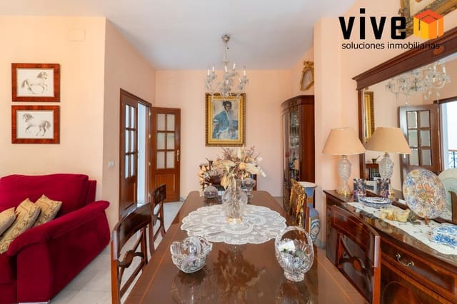 5 bedroom Townhouse for sale in Seville city with garage - € 620,000 (Ref: 9876590)