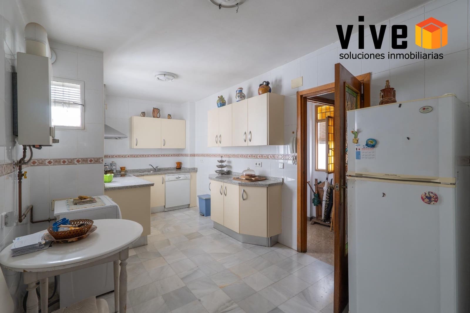 5 bedroom Flat for sale in Seville city with garage - € 730,000 (Ref: 9916002)