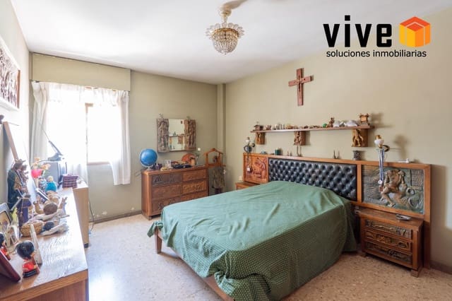 5 bedroom Flat for sale in Seville city with garage - € 730,000 (Ref: 9916002)