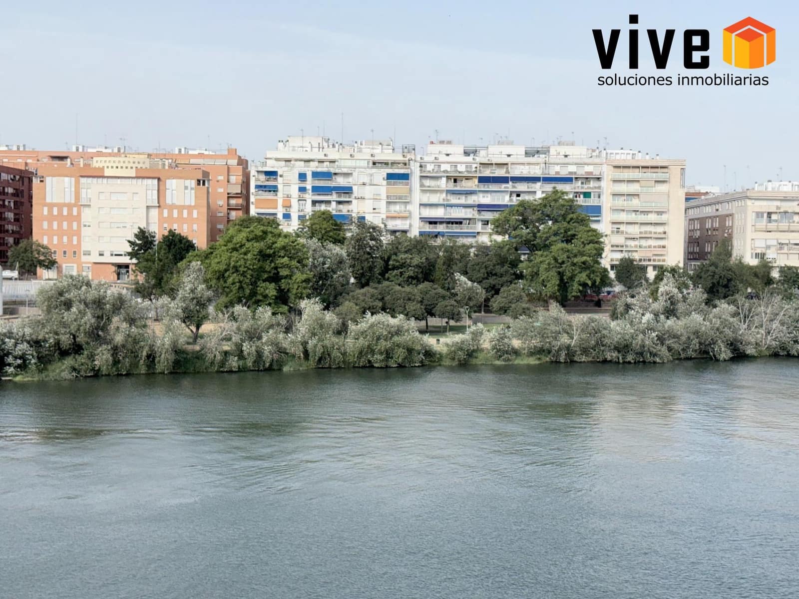 Piso de 3 habitaciones en Sevilla ciudad en venta - 629.900 € (Ref: 9949940)