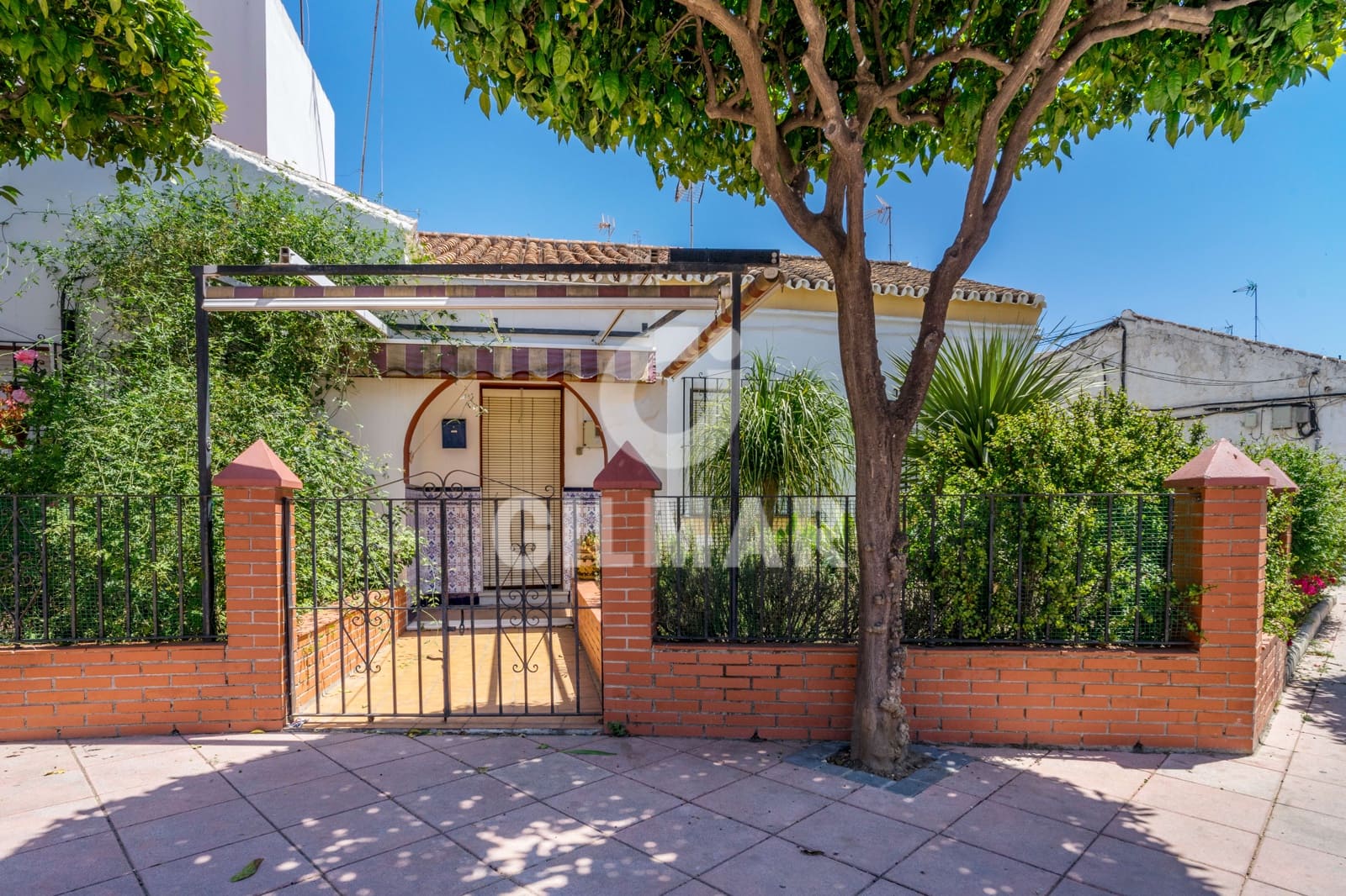 4 soveværelse Semi-Rækkehus til salg i Estepona med garage - € 550.000 (Ref: 8736930)