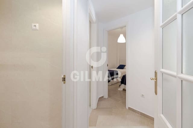 2 Zimmer Apartment zu verkaufen in Puerto de Estepona, Estepona mit Pool Garage - 435.000 € (Ref: 8966971)