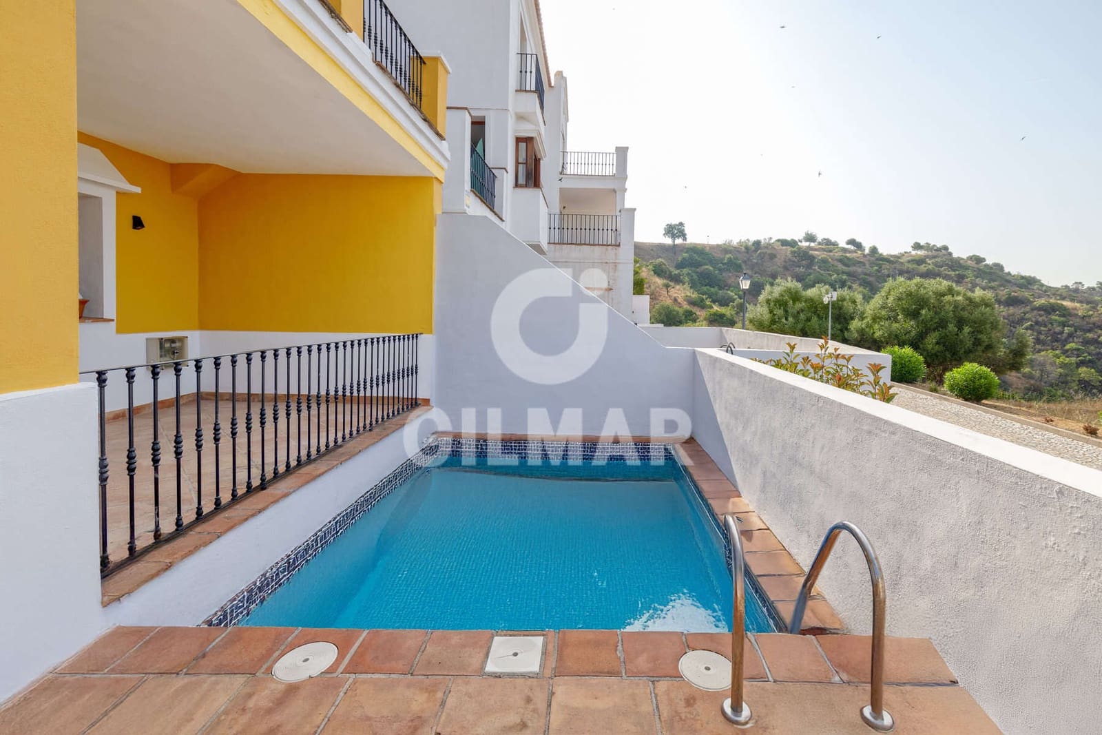 2 soveværelse Rækkehus til salg i Benahavis med swimmingpool - € 595.000 (Ref: 9072882)
