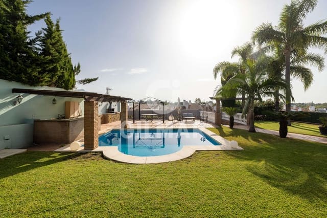 3 soverom Villa til salgs i Atalaya-Isdabe, Estepona med svømmebasseng garasje - € 1 480 000 (Ref: 9175351)