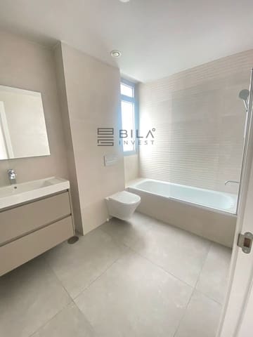 3 chambre Appartement à vendre à Elviria, Marbella avec piscine garage - 990 000 € (Ref: 8873014)