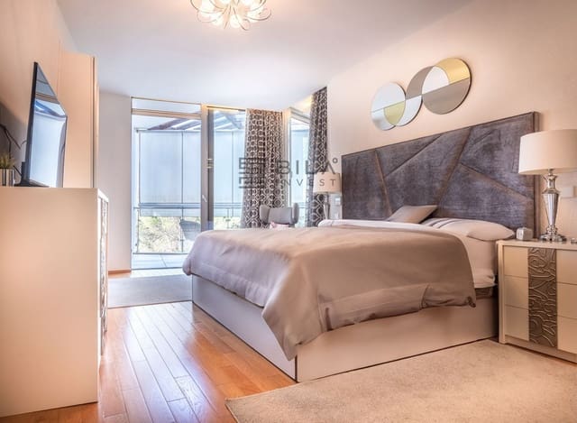 2 sypialnia Dom na sprzedaż w Sierra Blanca, Marbella z basenem garażem - 1 417 500 € (Ref: 8873022)