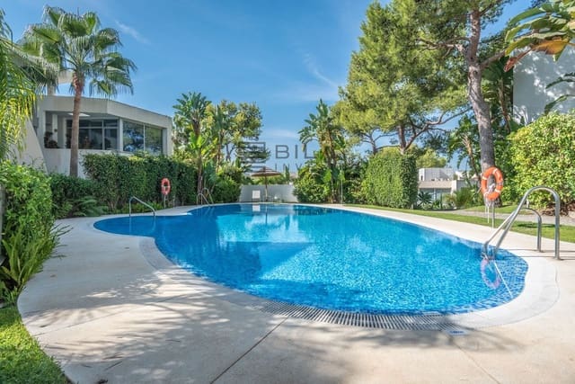 2 sypialnia Dom na sprzedaż w Sierra Blanca, Marbella z basenem garażem - 1 417 500 € (Ref: 8873022)