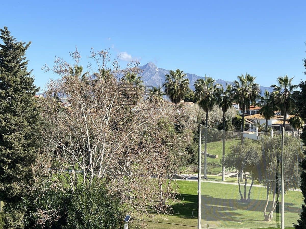 3 sypialnia Mieszkanie na sprzedaż w Guadalmina z basenem garażem - 479 000 € (Ref: 8873025)