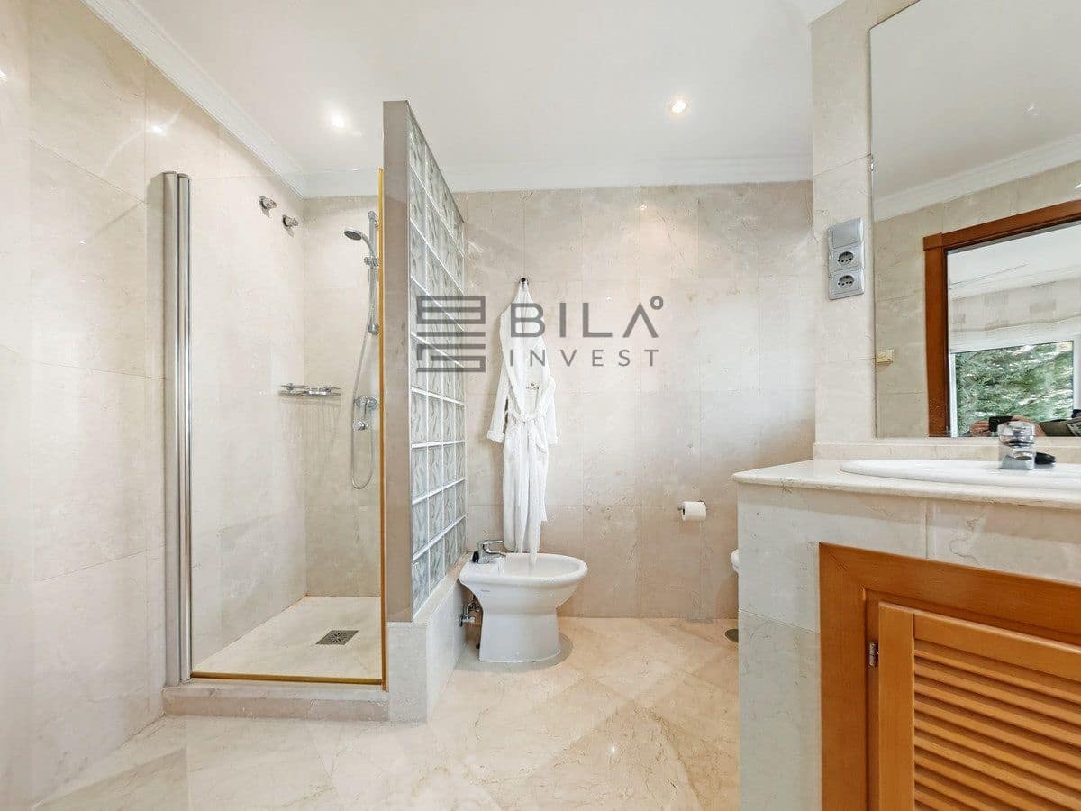 2 chambre Appartement à vendre à Nueva Andalucia avec piscine garage - 560 000 € (Ref: 8873037)