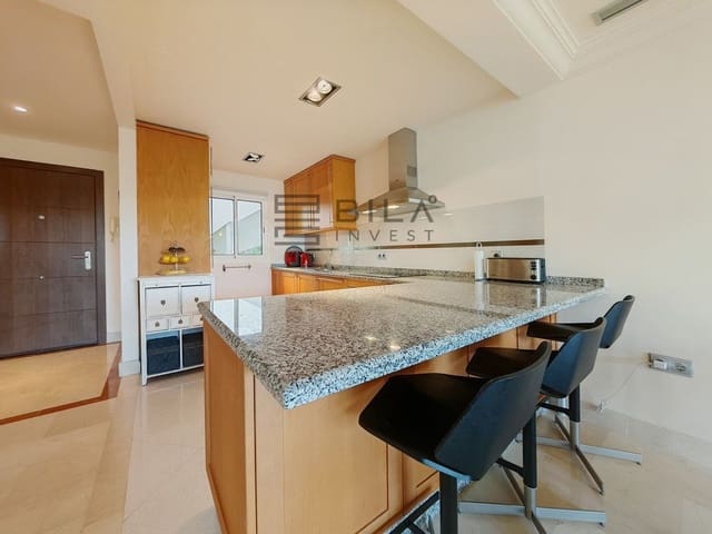 2 chambre Appartement à vendre à Nueva Andalucia, Marbella avec piscine garage - 560 000 € (Ref: 8873037)