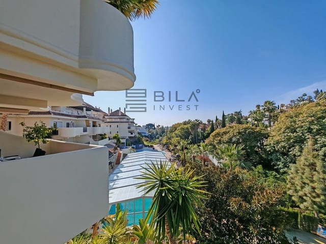 2 chambre Appartement à vendre à Nueva Andalucia, Marbella avec piscine garage - 560 000 € (Ref: 8873037)