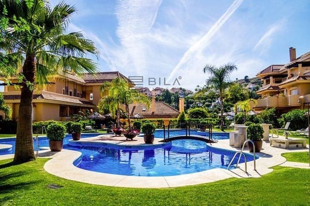 2 chambre Appartement à vendre à Nueva Andalucia, Marbella avec piscine garage - 560 000 € (Ref: 8873037)